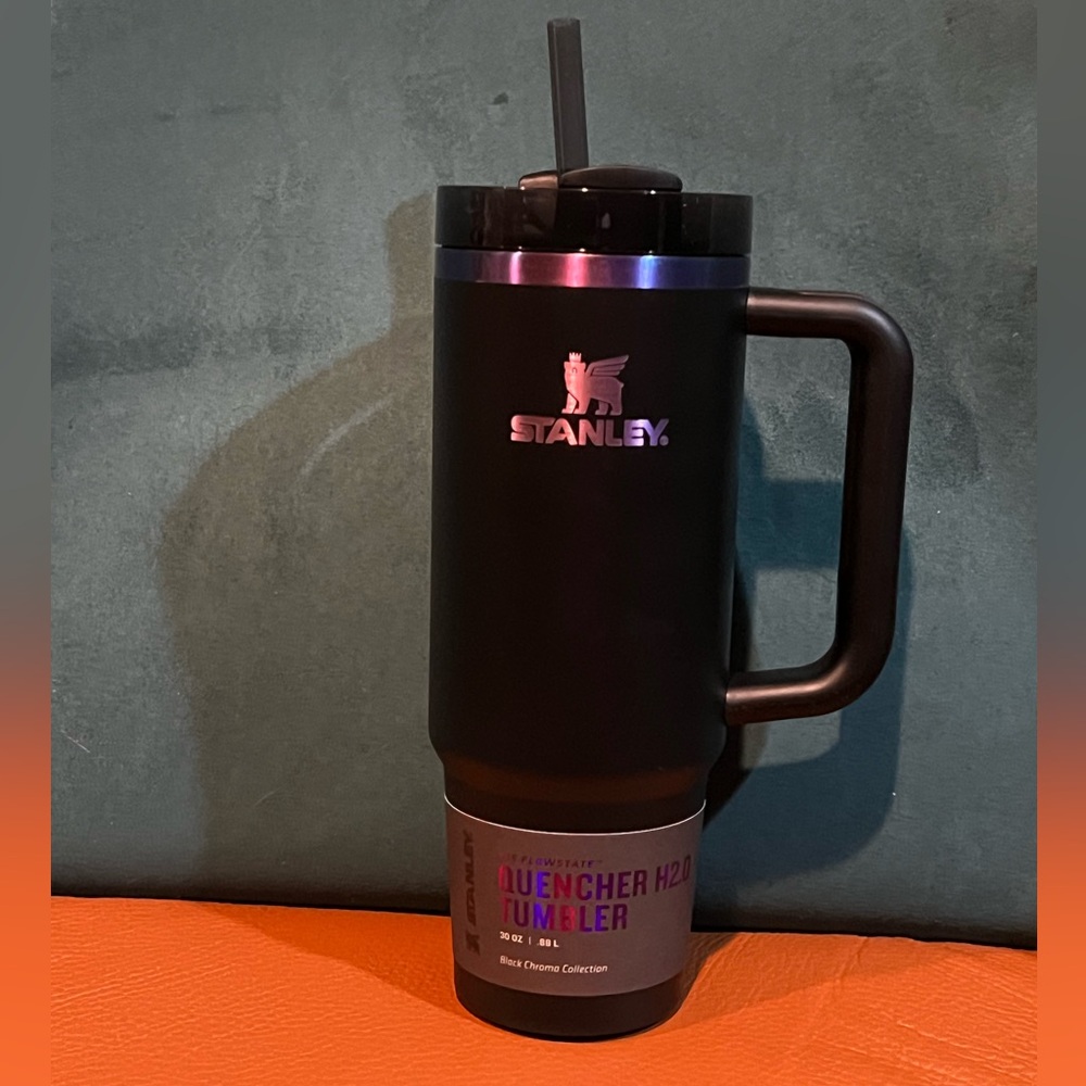Stanley 30 oz Black Chroma Quencher H2.0 FlowState™ Tumbler. NWT